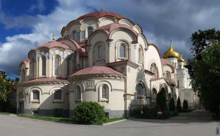 Działające klasztory w Petersburgu: opis, zdjęcie