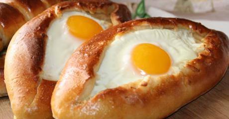 Khachapuri w Adjarian