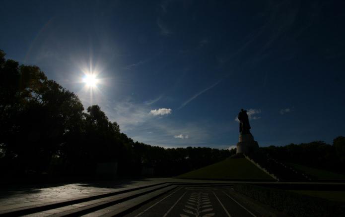 Pomnik Wojownika Wyzwoliciela w Berlinie. Pomnik w berlińskim parku Treptower